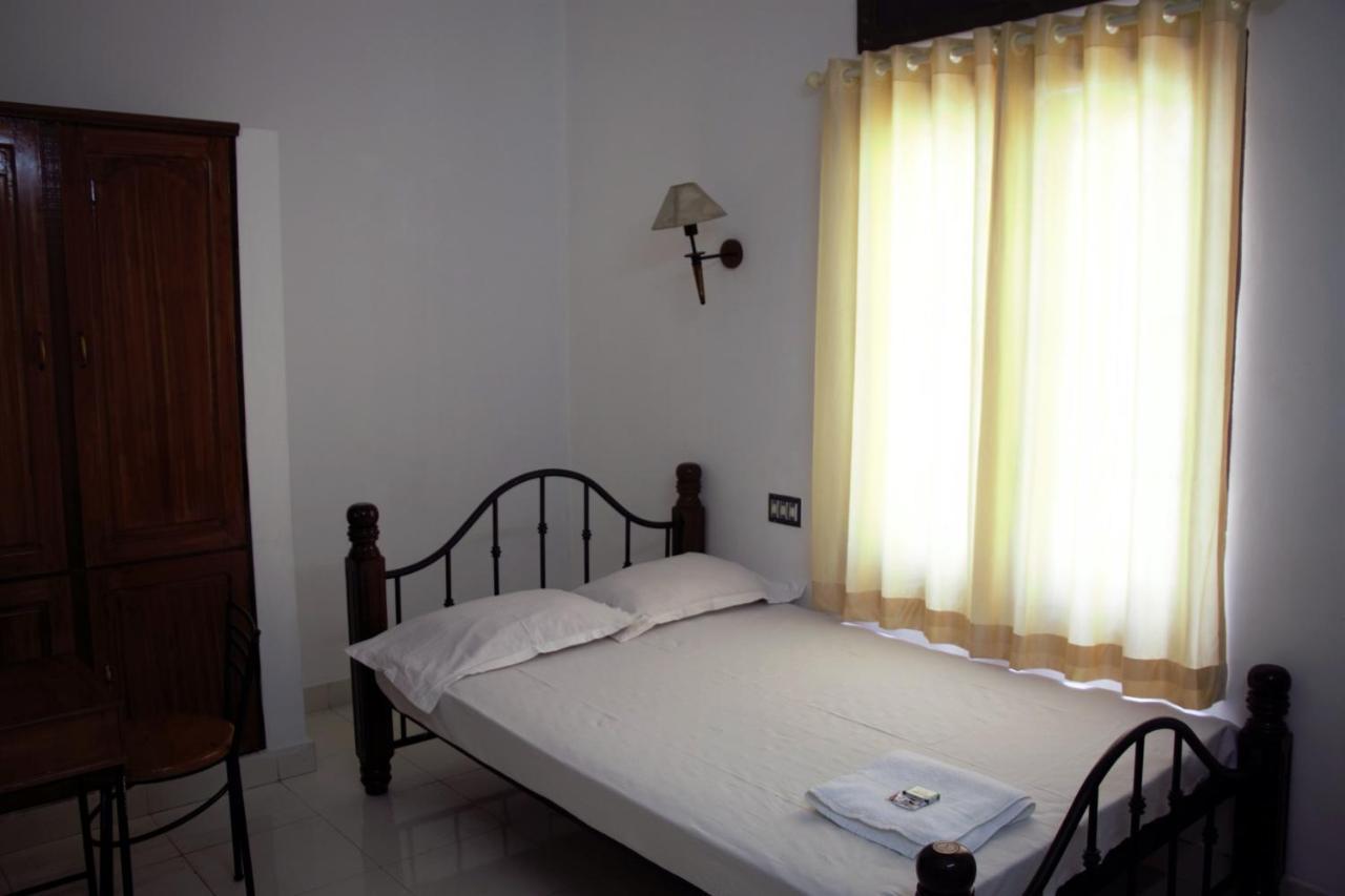 East Coast Hotel Thiruvananthapuram Buitenkant foto