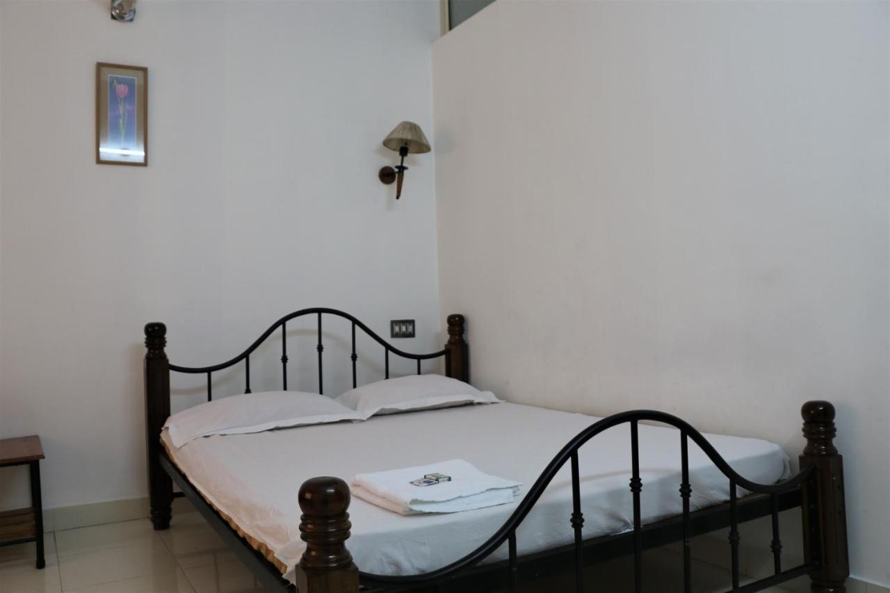 East Coast Hotel Thiruvananthapuram Buitenkant foto
