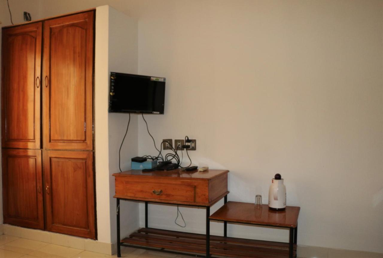 East Coast Hotel Thiruvananthapuram Buitenkant foto