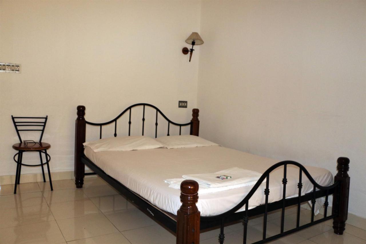 East Coast Hotel Thiruvananthapuram Buitenkant foto