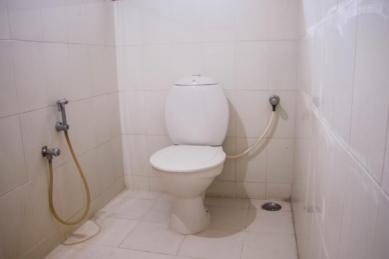 East Coast Hotel Thiruvananthapuram Buitenkant foto