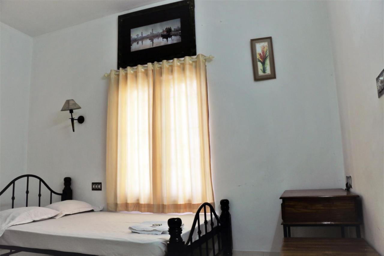 East Coast Hotel Thiruvananthapuram Buitenkant foto