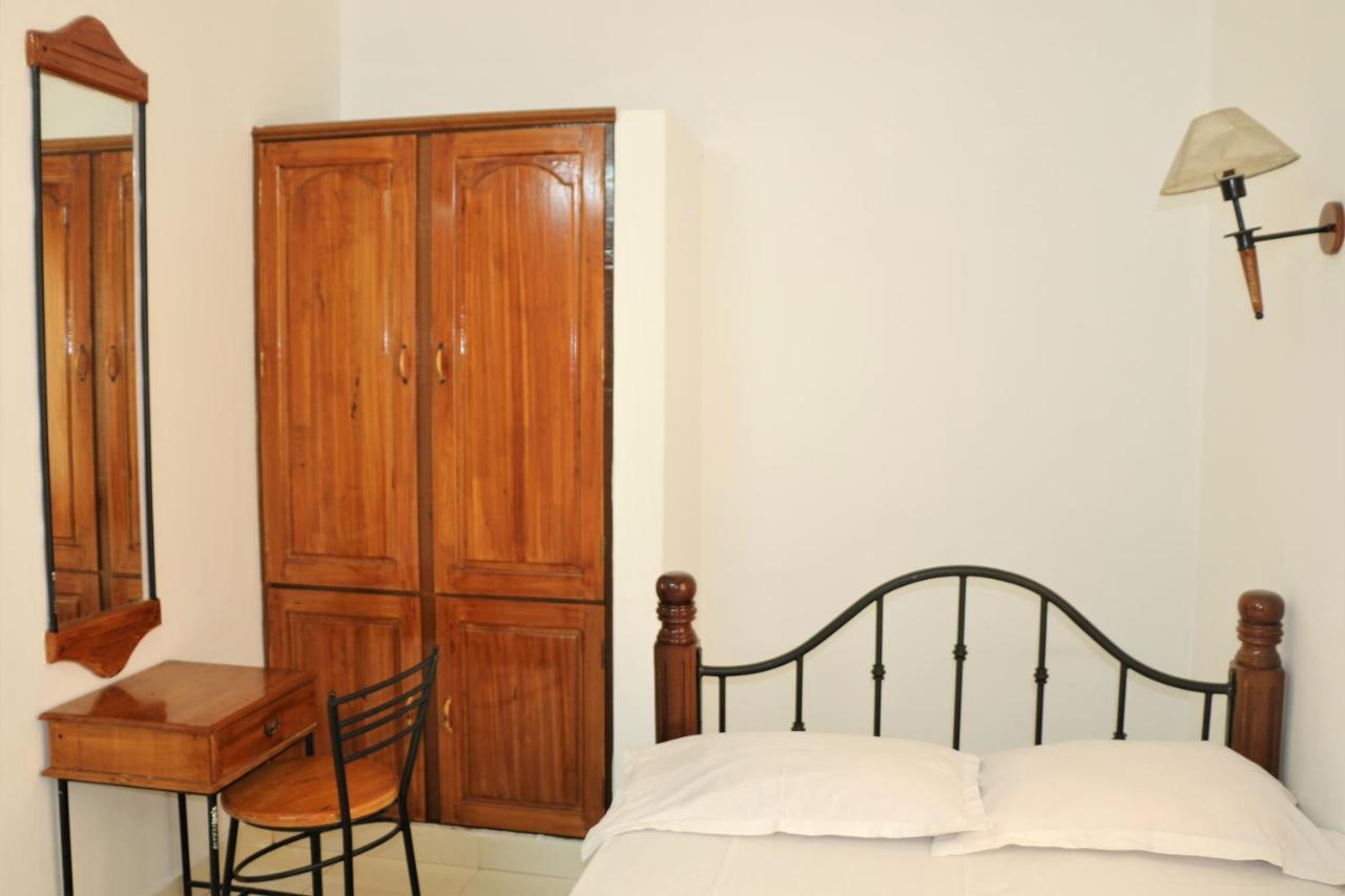 East Coast Hotel Thiruvananthapuram Buitenkant foto