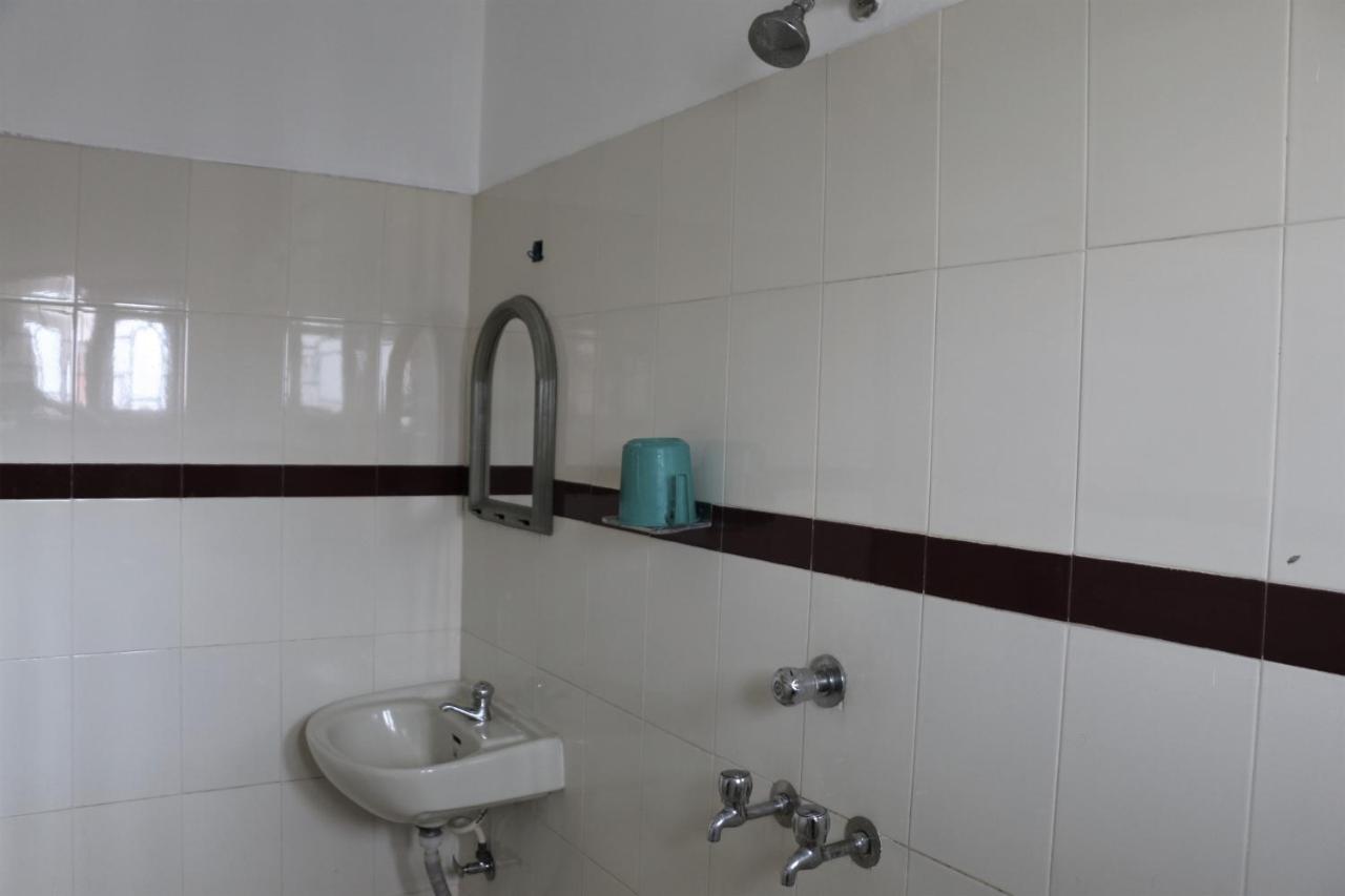 East Coast Hotel Thiruvananthapuram Buitenkant foto