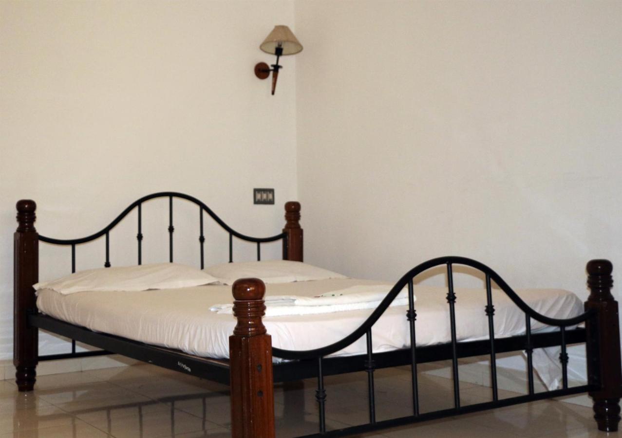 East Coast Hotel Thiruvananthapuram Buitenkant foto