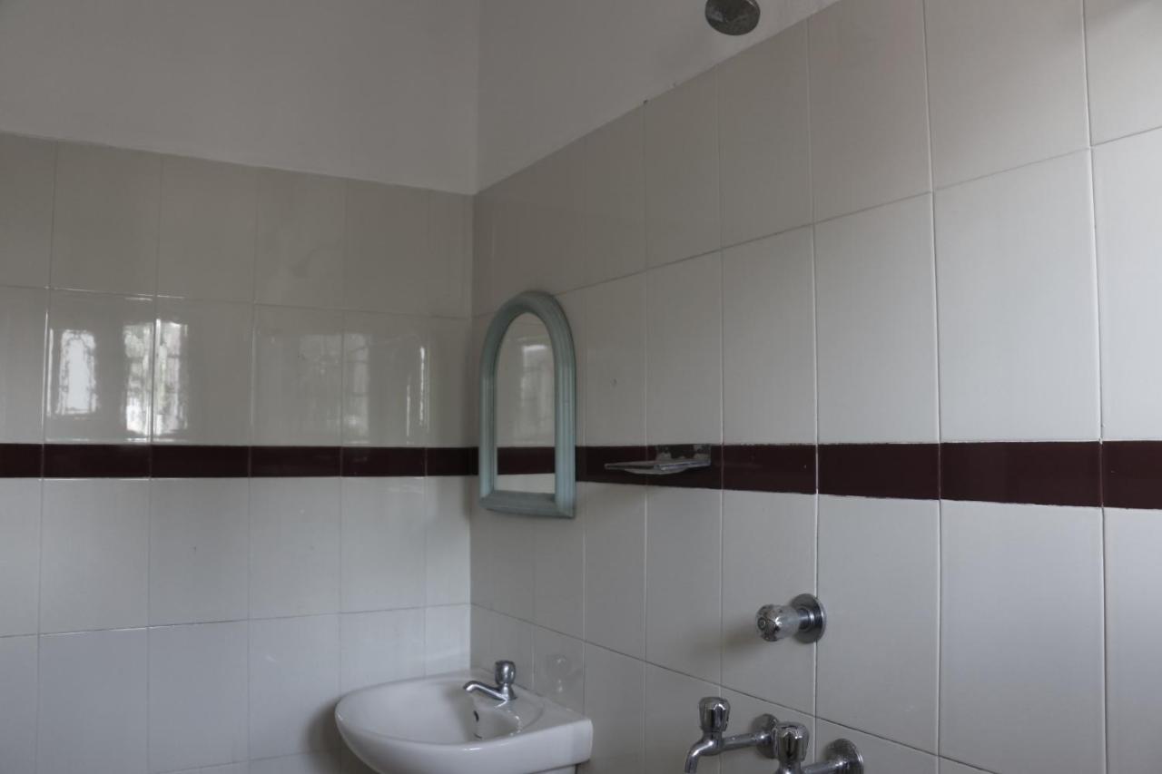 East Coast Hotel Thiruvananthapuram Buitenkant foto