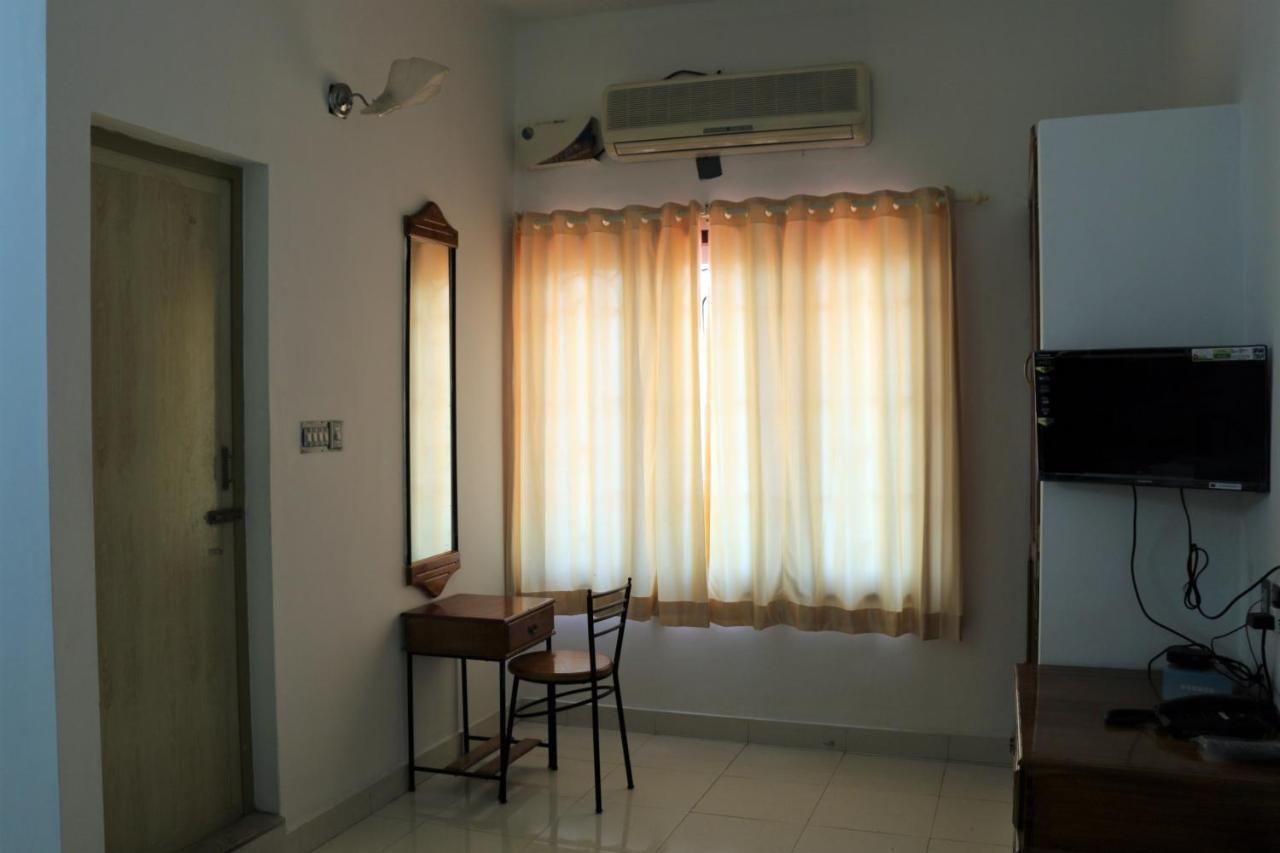 East Coast Hotel Thiruvananthapuram Buitenkant foto