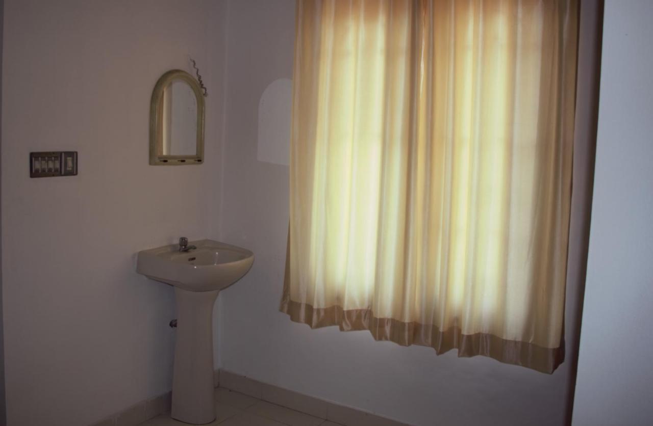 East Coast Hotel Thiruvananthapuram Buitenkant foto