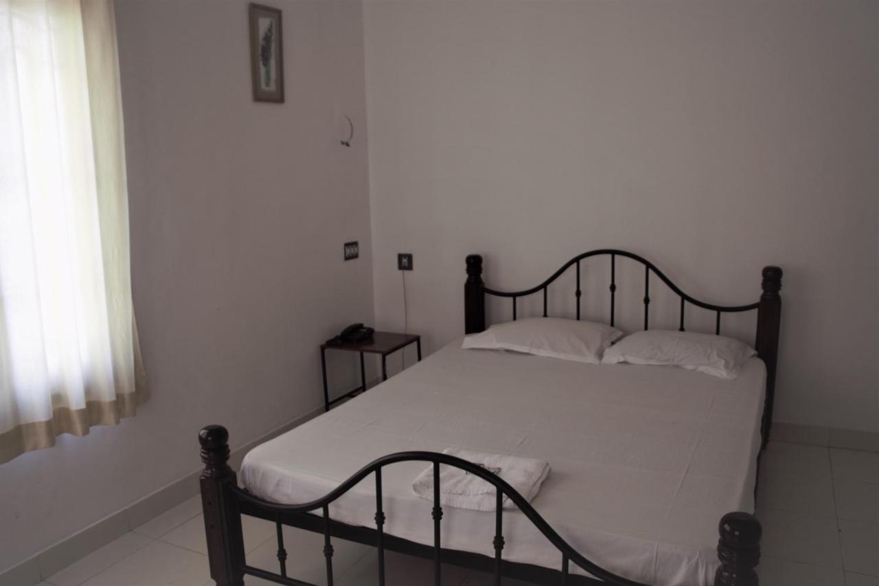 East Coast Hotel Thiruvananthapuram Buitenkant foto