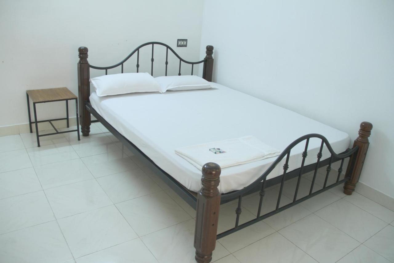 East Coast Hotel Thiruvananthapuram Buitenkant foto