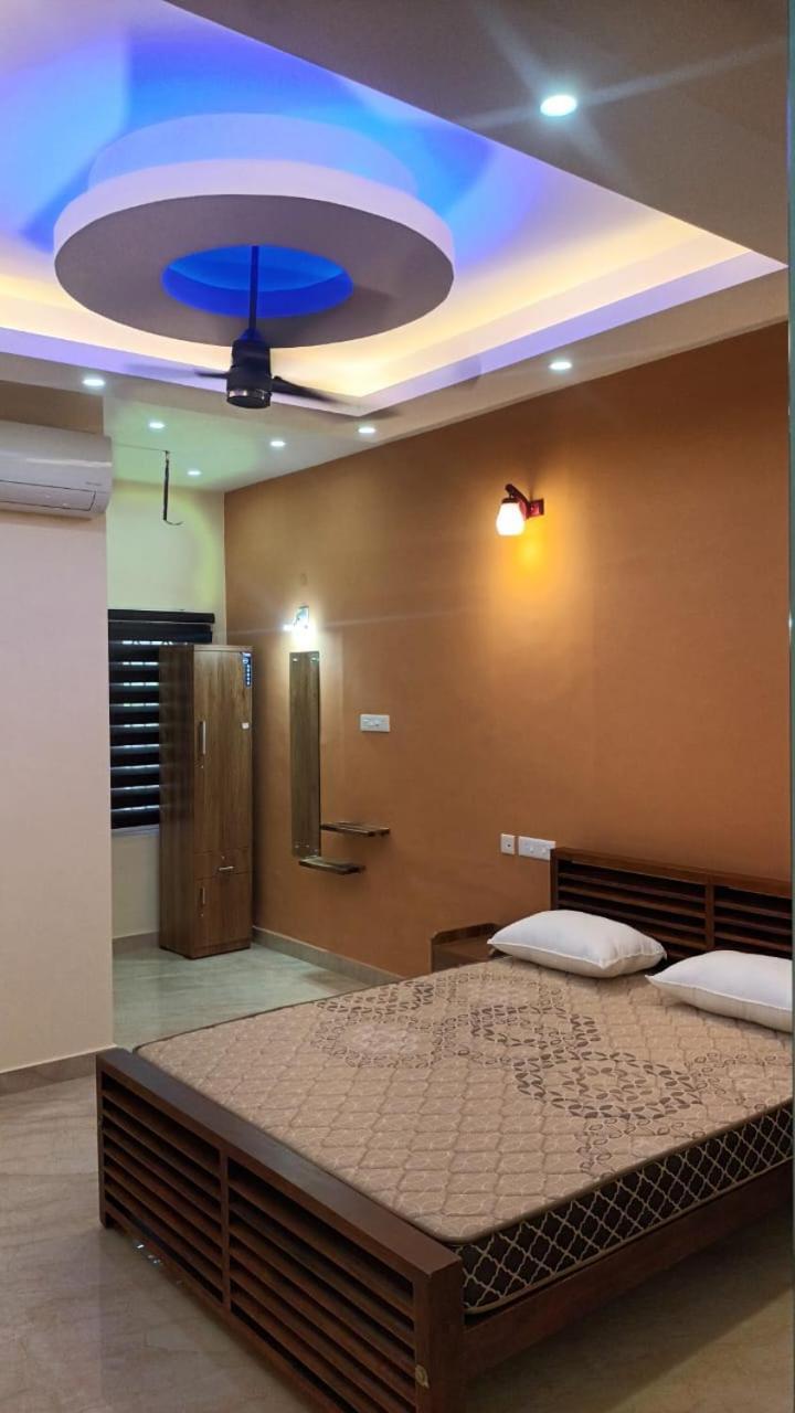 East Coast Hotel Thiruvananthapuram Buitenkant foto